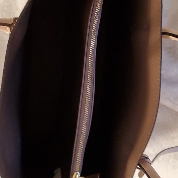 Kate Spade tote - Picture 3 of 8